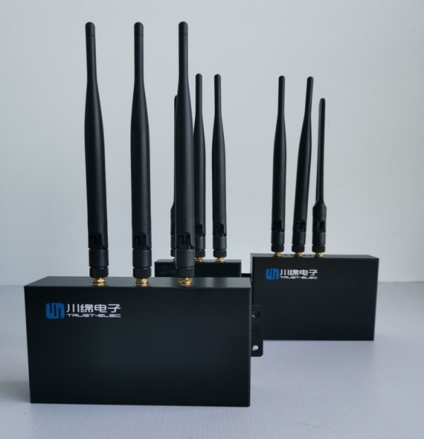 智能網(wǎng)關(guān)-工業(yè)4/5G路由器，型號(hào)：Q4SW4G-01L